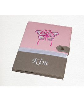 Protège carnet de santé rigide personnalisé rose et taupe - thème papillon - Cadeau de naissance fille personnalisé