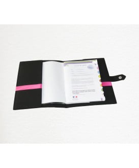 Protège carnet de santé rigide personnalisé - Cadeau de naissance fille personnalisé - noir et rose