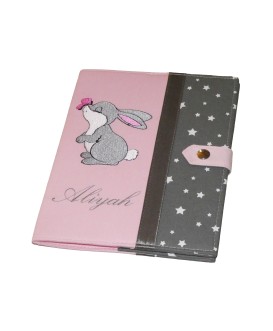 Protège carnet de santé rigide personnalisé - lapin - Cadeau de naissance fille personnalisé