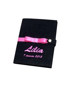 Protège carnet de santé rigide personnalisé - Cadeau de naissance fille personnalisé - noir et rose