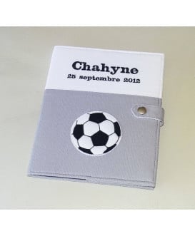 Protège carnet de santé rigide personnalisé - ballon de football - Cadeau de naissance garçon personnalisé